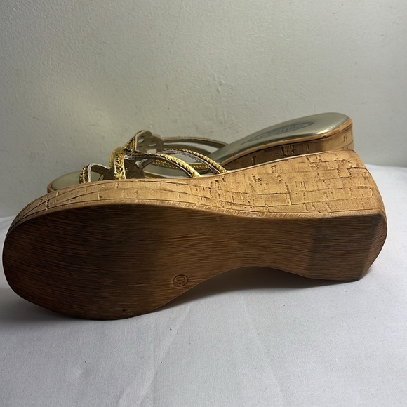 Woman Pre-Owned Callisto of California Gold Slip on Wedge Sandals Eur 40 US 9.5 - Picture 4 of 7